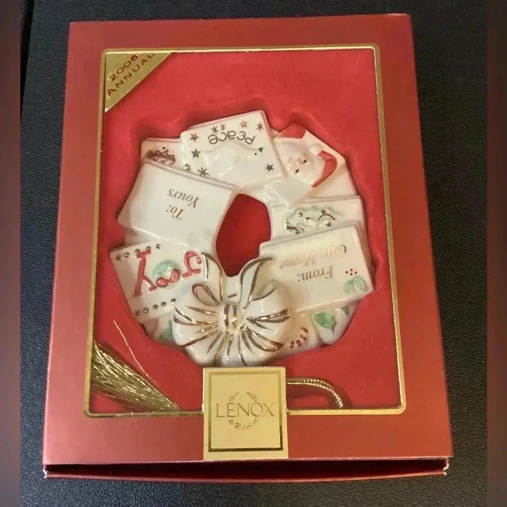 LENOX NIB CREAM GOLD HOLIDAY WREATH 2006